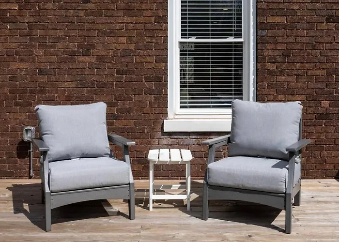 Deluxe 4-Bedroom W Huge Deck 3-Min To Downtown