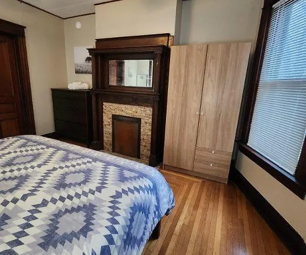 Cleneay #1 Private 3 Bed Near Xavier & Downton