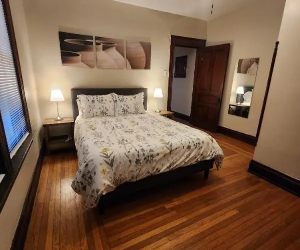 Cleneay #1 Private 3 Bed Near Xavier & Downton