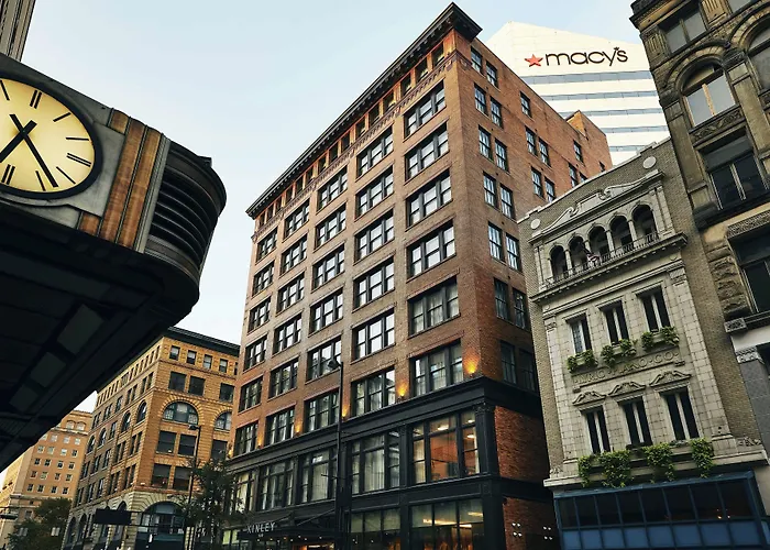 Kinley Cincinnati Downtown, A Tribute Portfolio Hotel